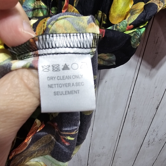 Hale Bob Women's Black Lemon Fruit Print Off Shoulder Silk Blend Shirt Size XS. - Picture 8 of 10